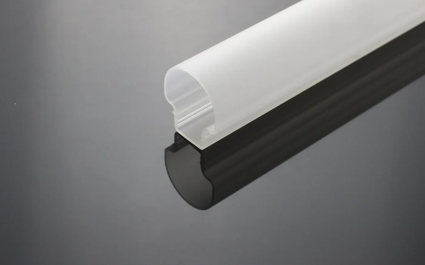 Opal diffuser cover profile with a mounting channel